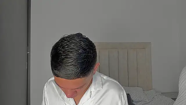 JulianRose 1 online show from 02.17.26