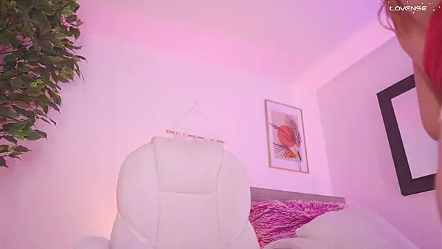 Snapshot of Eyleen_24 chatting on 03.19.25 Eyleen 24 online show from 03.19.25