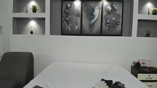 Girls hot 2 online show from 01.08.25