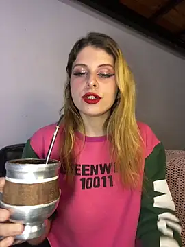 Snapshot of FlorBich chatting on 10.06.25 FlorBich online show from 10.06.25