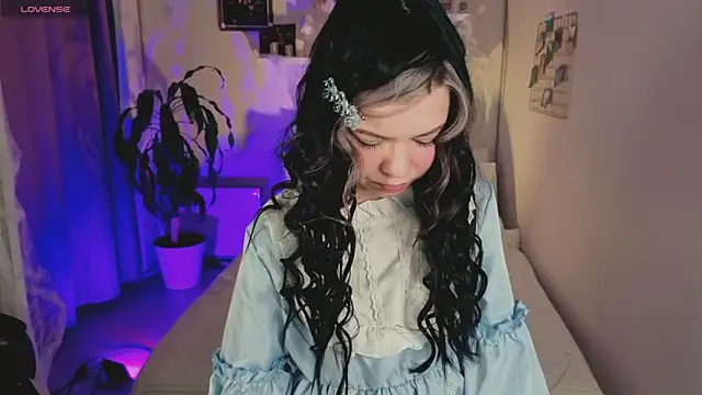 Lil Amelie online show from 11.11.25