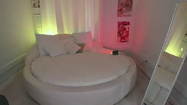 Lil Amelie online show from 05.01.26
