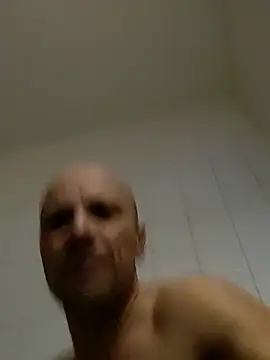 Snapshot of wedge75 chatting on 11.28.25 wedge75 online show from 11.28.25