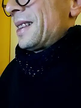 Snapshot of wedge75 chatting on 01.11.26 wedge75 online show from 01.11.26