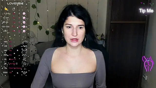 Alianna Solo Kisses online show from 01.04.25