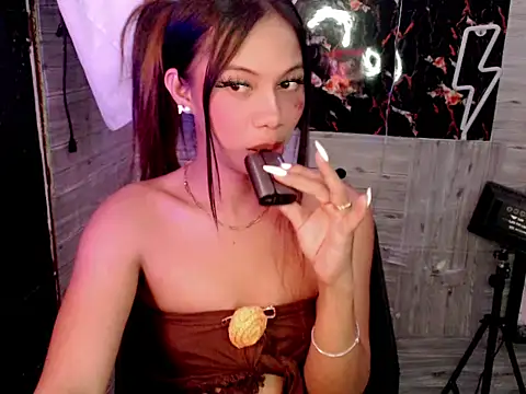 whiteladyboy online show from 10.23.25