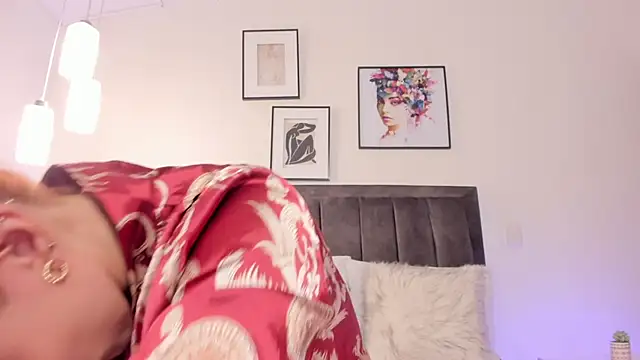 Snapshot of helen_mooree chatting on 01.11.25 helen mooree online show from 01.11.25