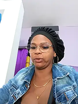 Melanie candy  online show from 03.18.25