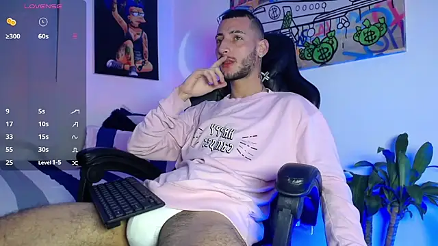 Snapshot of Sxxthiago chatting on 12.27.24 Sxxthiago online show from 12.27.24