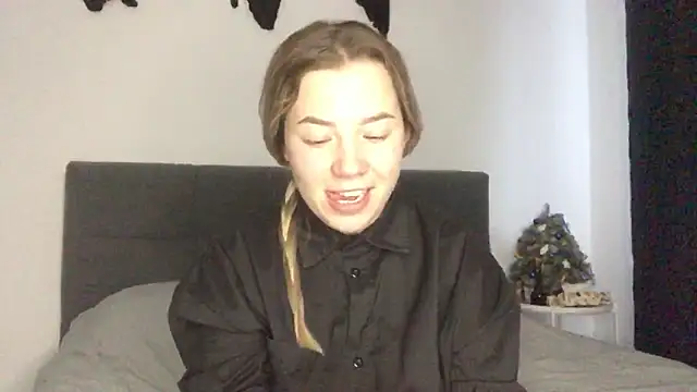 Embersweetbunny online show from 12.25.24