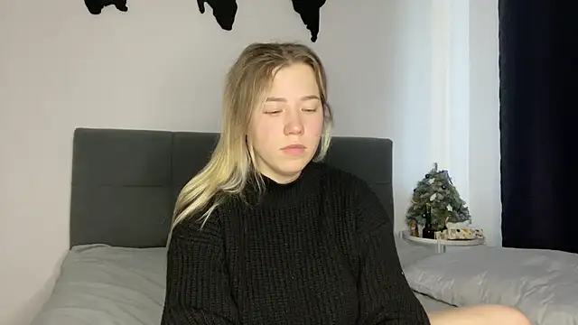 Embersweetbunny online show from 12.25.24
