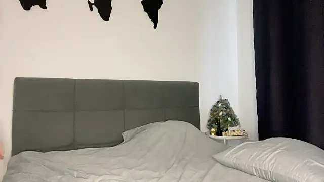 Embersweetbunny online show from 12.27.24