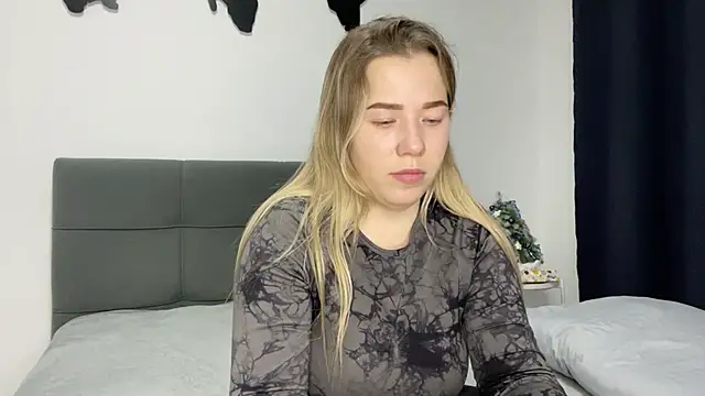 Embersweetbunny online show from 12.28.24