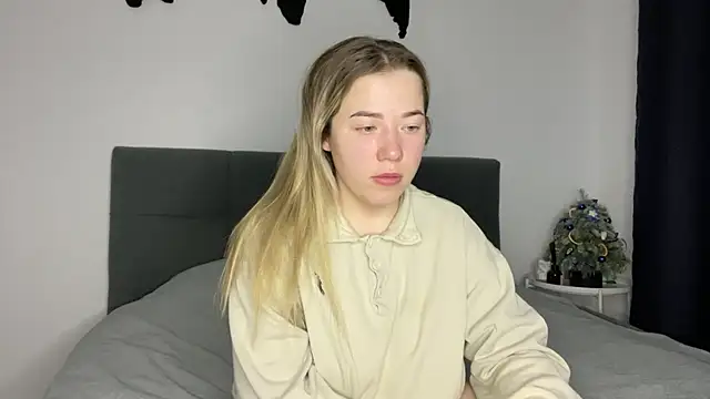 Embersweetbunny online show from 12.31.24
