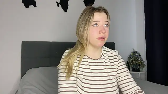 Embersweetbunny online show from 01.01.25