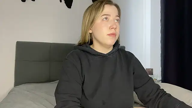 Embersweetbunny online show from 01.13.25