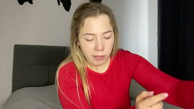 Embersweetbunny online show from 01.16.25