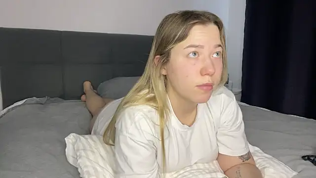 Embersweetbunny online show from 01.21.25