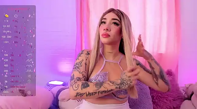 Snapshot of pink_quarz chatting on 12.15.24 pink quarz online show from 12.15.24