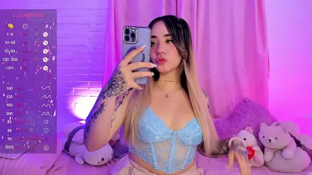 Snapshot of pink_quarz chatting on 01.09.25 pink quarz online show from 01.09.25