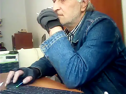 Snapshot of zormen355 chatting on 06.03.26 zormen355 online show from 06.03.26