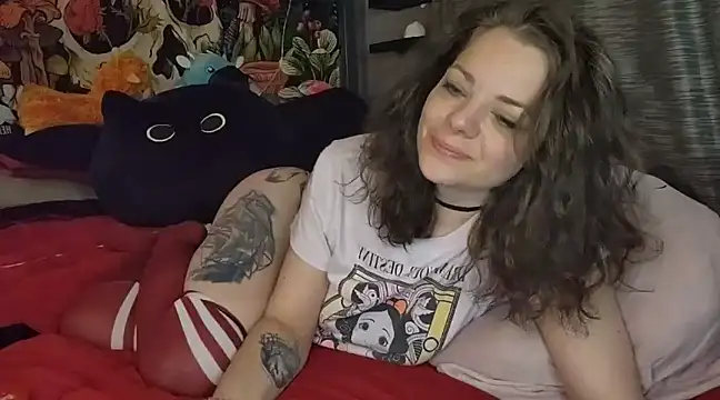 Snapshot of MiaElizabeth chatting on 01.03.25 MiaElizabeth online show from 01.03.25