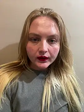 Snapshot of PhatAssBlond chatting on 12.14.24 PhatAssBlond online show from 12.14.24