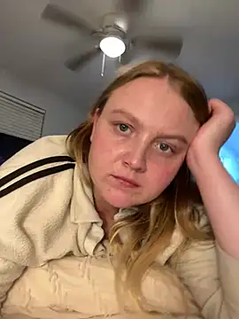 Snapshot of PhatAssBlond chatting on 12.23.24 PhatAssBlond online show from 12.23.24