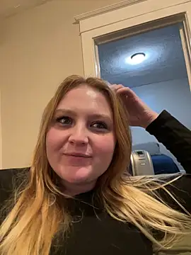 Snapshot of PhatAssBlond chatting on 01.01.25 PhatAssBlond online show from 01.01.25