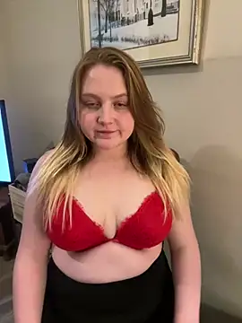 Snapshot of PhatAssBlond chatting on 01.28.25 PhatAssBlond online show from 01.28.25