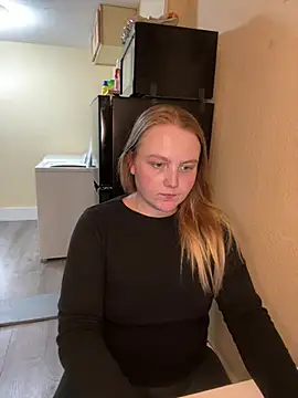 Snapshot of PhatAssBlond chatting on 02.05.25 PhatAssBlond online show from 02.05.25
