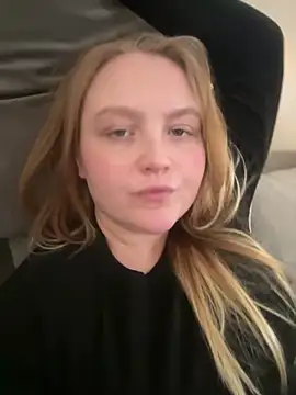Snapshot of PhatAssBlond chatting on 02.10.25 PhatAssBlond online show from 02.10.25
