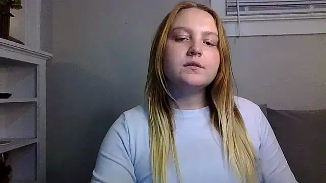 Snapshot of PhatAssBlond chatting on 02.15.25 PhatAssBlond online show from 02.15.25