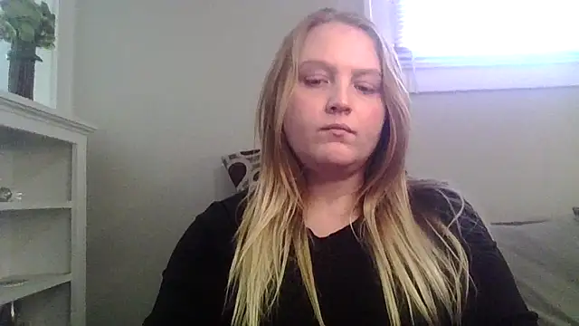 Snapshot of PhatAssBlond chatting on 02.17.25 PhatAssBlond online show from 02.17.25