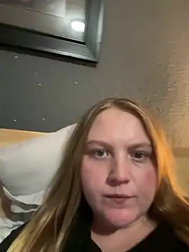 Snapshot of PhatAssBlond chatting on 02.20.25 PhatAssBlond online show from 02.20.25