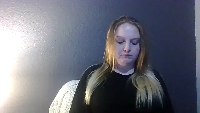 Snapshot of PhatAssBlond chatting on 02.22.25 PhatAssBlond online show from 02.22.25