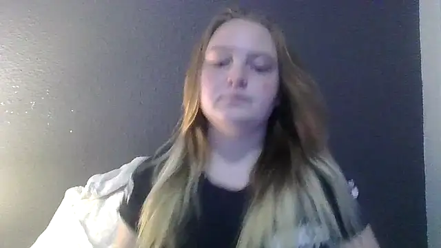 Snapshot of PhatAssBlond chatting on 02.23.25 PhatAssBlond online show from 02.23.25