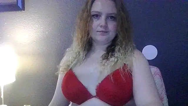 Snapshot of PhatAssBlond chatting on 02.25.25 PhatAssBlond online show from 02.25.25
