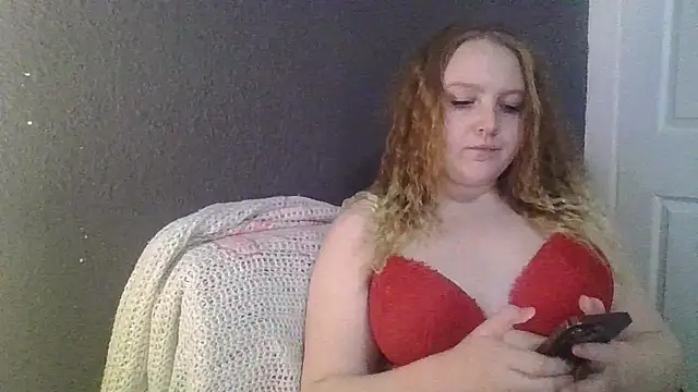 Snapshot of PhatAssBlond chatting on 02.26.25 PhatAssBlond online show from 02.26.25