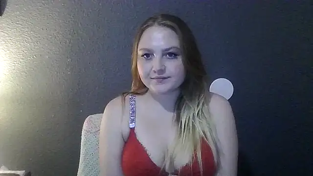 Snapshot of PhatAssBlond chatting on 02.28.25 PhatAssBlond online show from 02.28.25