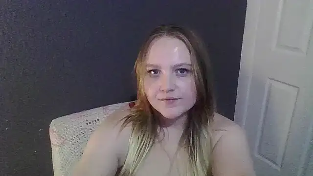 Snapshot of PhatAssBlond chatting on 03.01.25 PhatAssBlond online show from 03.01.25