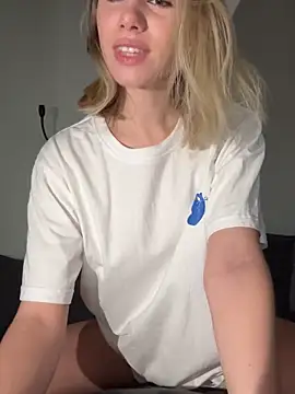 Snapshot of SSSATIVA_model chatting on 03.19.25 SSSATIVA model online show from 03.19.25
