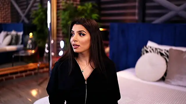 NicoleCellini online show from 02.27.25