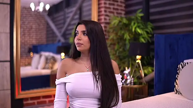 NicoleCellini online show from 10.16.25