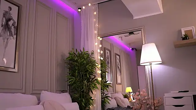 NicoleCellini online show from 02.28.26