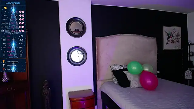 lia huan online show from 12.27.24