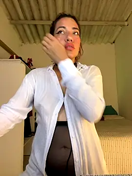 lia huan online show from 09.17.25