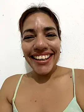 lia huan online show from 10.17.25