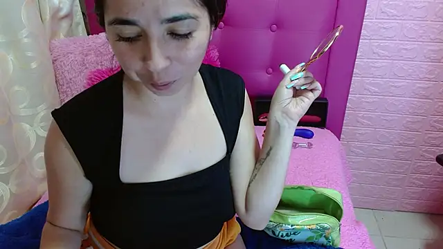 Snapshot of kendall_all4u chatting on 12.28.24 kendall all4u online show from 12.28.24