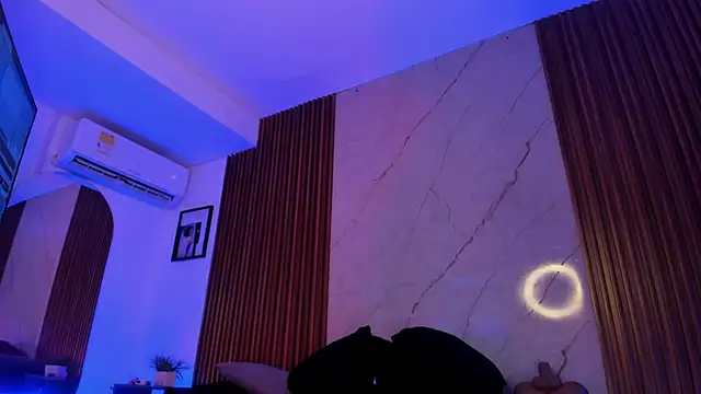 Emiilycollins online show from 10.14.25